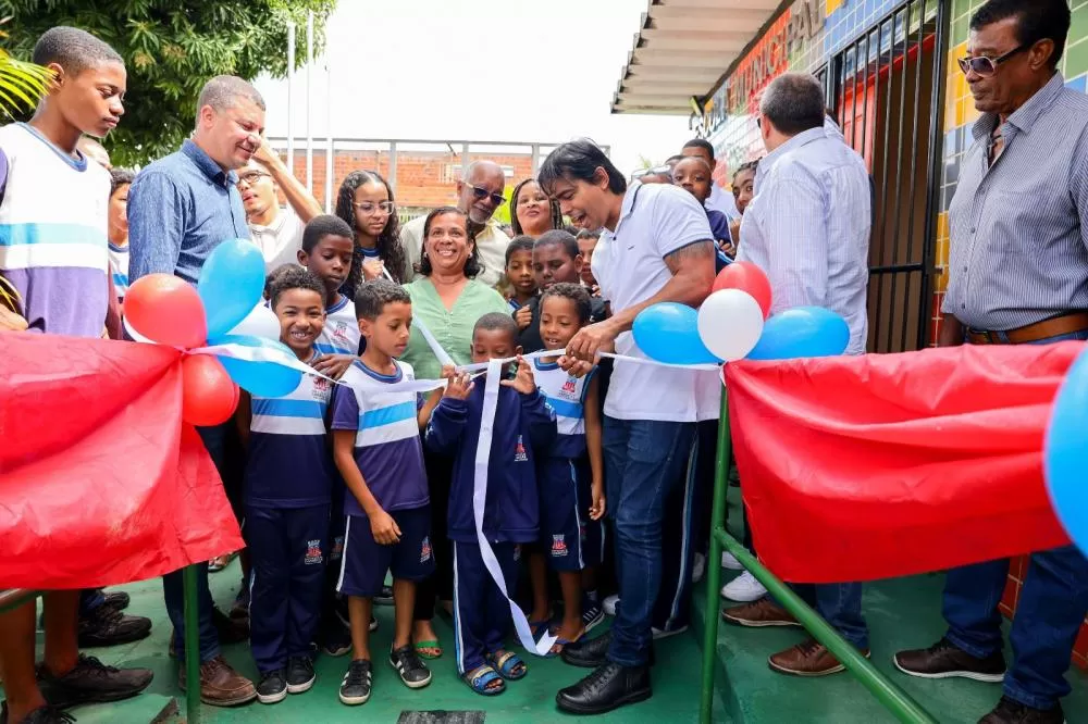 Candeias: Quadra Poliesportiva é entregue a comunidade de Passagem dos Teixeiras 