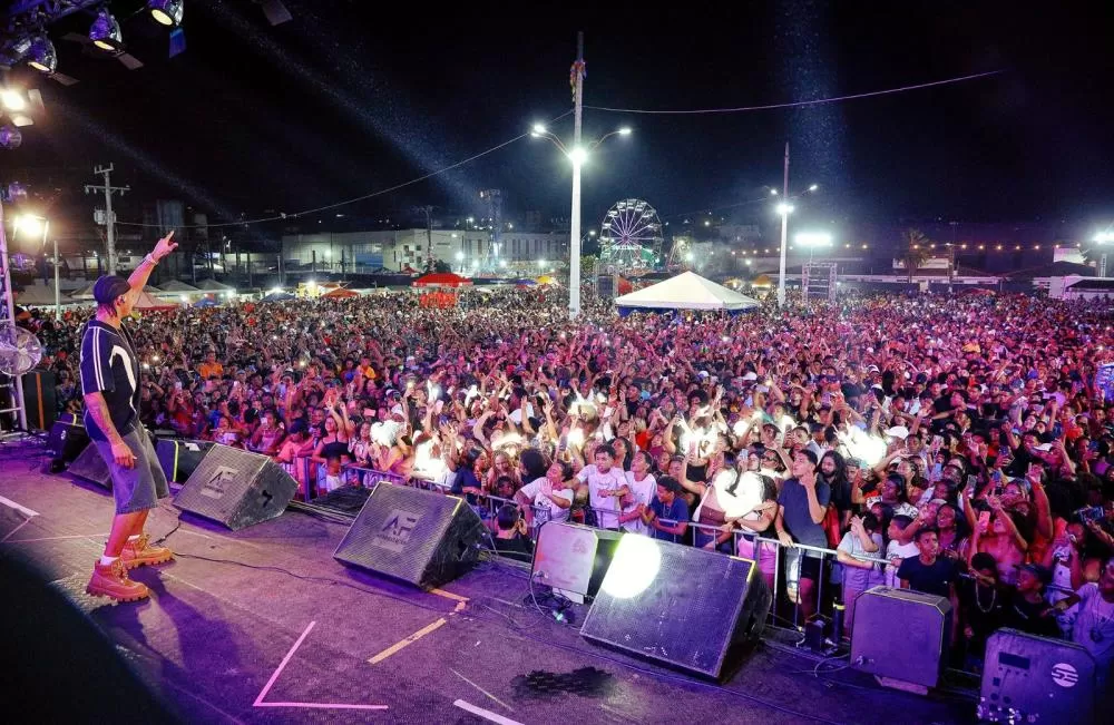  Mais de 25 mil pessoas celebram os 66 anos de Candeias com shows de pagode, trap e arrocha 