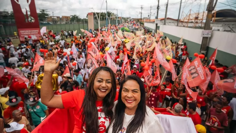Caminhada do time de Lula leva às ruas de Candeias cerca  de 10 mil pessoas