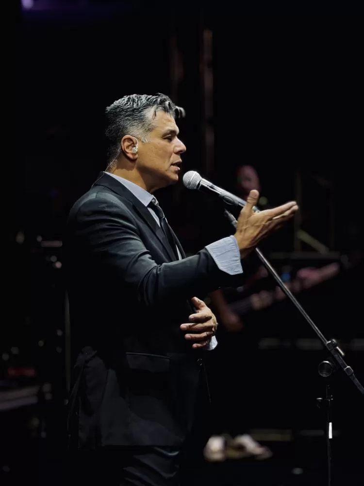 Mauricio Mattar retoma com a Turnê Nada Apaga essa Paixão celebrando 30 anos de carreira 