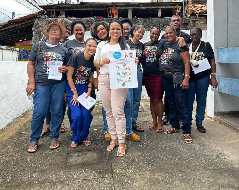 Grupo de mães promove panfletagem para conscientização sobre autismo em São Sebastião do Passé