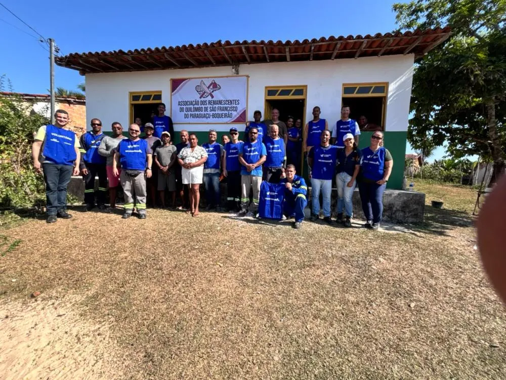 Voluntários da Usina Pedra do Cavalo promovem ação para renovar sede da Associação Remanescente Quilombo São Francisco do Paraguaçu, em Cachoeira (BA)